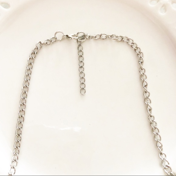 Boutique Knot Necklace - Picture 4 of 5